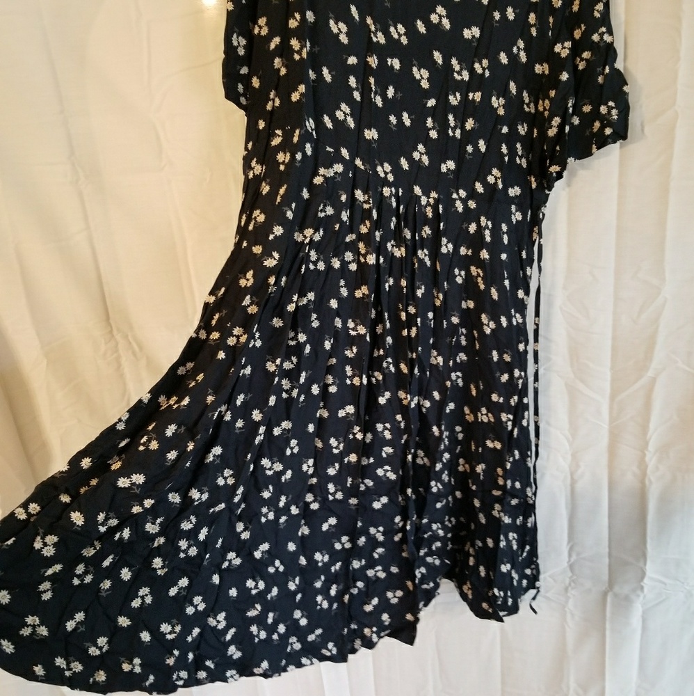 Vintage Floral Patterned Dress - Picture 2 of 2
